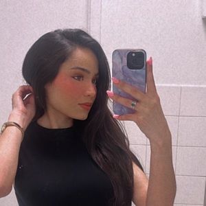 Getting rid of clothes I don’t wear. They R either brand new or gently worn.